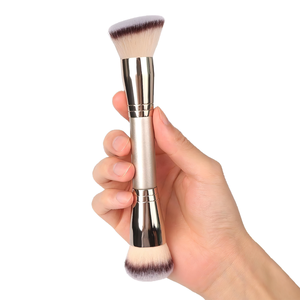 <span class=keywords><strong>Brocha</strong></span> de Maquillaje de Doble Punta <span class=keywords><strong>para</strong></span> Base y Corrector, <span class=keywords><strong>para</strong></span> Iluminar, Disimular y Contornear Grandes Áreas, con Mango de Madera - Product Image 1