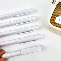 Stylo bille haut de gamme, corps entièrement blanc, encre bleue, impression de logo personnalisée, emballage de qualité export pour cadeaux d'entreprise et usage bureautique