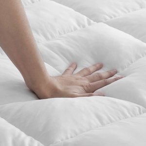 Толстый наматрасник размера «Queen» с эффектом «подушечки», роскошный, охлаждающий, аналог пухового матраса - Product Image 6