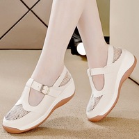 Sabots sportifs à plateforme populaires pour femmes, nouvelle collection été 2026, chaussures polyvalentes pour mamans avec semelles souples et confortables
