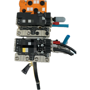 PLC R480034017 R480034012 气动分配器 4x 阀门 0 82 编程控制器 - Product Image 1