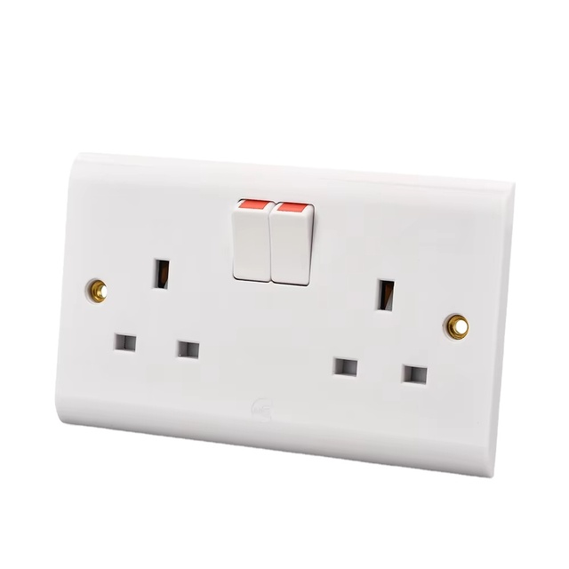 British Standard Double Electric 13a Wall Switch Socket for Home Office Hotel Use