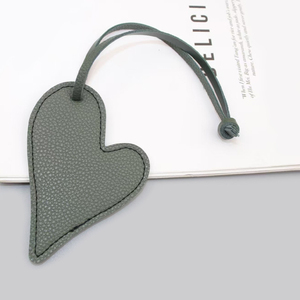 Nouveau design, vente en gros, breloques <span class=keywords><strong>de</strong></span> sac en forme <span class=keywords><strong>de</strong></span> cœur, accessoires porte-clés cœur, pendentif en cuir PU - Product Image 4