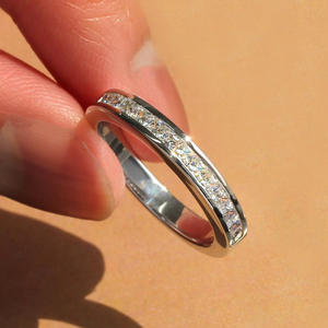 T0774 Anello da Donna in Oro Bianco con Diamante Taglio Brillante Rotondo Colore G Naturale Classico Anello Nuziale - Product Image 2