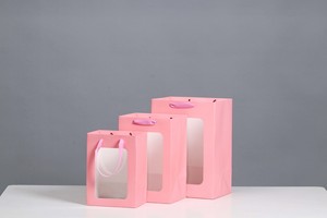 Túi giấy làm nhà máy không thấm nước trong suốt PVC cửa sổ tàu sân bay hoa Kraft Đen hồng trắng túi giấy với logo riêng của bạn - Product Image 4