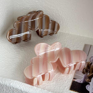 Nuevo Estilo, Pinza para el Cabello de Moda, Accesorios Dulces para el Cabello, Pinza de Acetato Color Esmerilado con Forma de Corazón para Mujer - Product Image 4