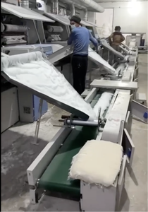 Ligne de production de rouleaux de <span class=keywords><strong>coton</strong></span> chirurgical et médical avec décapillatrice à <span class=keywords><strong>disque</strong></span>, mélangeur et ouvreur, machine à carder et machine à rouler le <span class=keywords><strong>coton</strong></span> - Product Image 4
