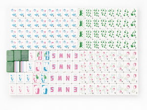 Hermosas fichas de mahjong americanas de acrílico moderno con patas plegables - Diseño portátil - Product Image 6