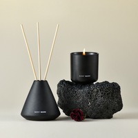 C & H Diffuseur de roseaux en céramique gaufrée de Noël avec bâtonnets Vessel Private Label 100ml Coffret cadeau