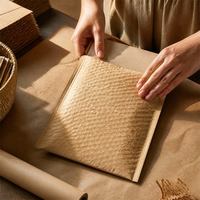 Maßgefertigte Luftpolsterumschläge Gepolsterte Poly-Versandtaschen Feuchtigkeitsbeständige Selbstklebende Versandumschläge für Kleidung Geschenke Kleinteile