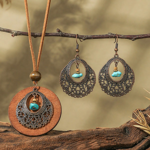 Ensemble collier et boucles d'oreilles géométriques Bohemia, plaqué bronze antique, alliage de cuivre, bijoux pour femmes, idéal pour les voyages et la photographie - Product Image 1