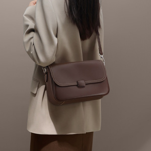 Sacs fourre-tout décontractés de luxe pour femmes, en cuir véritable, imperméables, de marque célèbre, avec fermeture éclair et doublure en polyester - Product Image 2