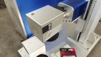 Machine de gravure laser à fibre portable JPT 50W LP50 avec taille de plateau de 110*110mm, 200*200mm, 300*300mm, lentille Opex et anneau rotatif