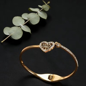 Bracelet jonc en acier inoxydable plaqué or 18 carats, bijou romantique, cadeau, bijou élégant, résistant à l'eau - Product Image 6