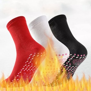 Calcetines magnéticos de masaje de pies con autocalentamiento Turmalina Terapia de moxibustión caliente Producto de suministro de atención médica - Product Image 1