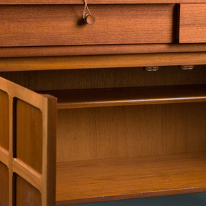 <span class=keywords><strong>Buffet</strong></span> en chêne contemporain de luxe en bois <span class=keywords><strong>massif</strong></span> noir et rotin moderne du milieu du siècle <span class=keywords><strong>Buffet</strong></span> crédence et armoire <span class=keywords><strong>buffet</strong></span> supplémentaire blanche - Product Image 4