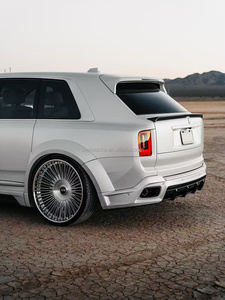 ชุดแต่งคาร์บอนไฟเบอร์สำหรับ Rolls-Royce Cullinan รุ่นอัพเกรด 1016 สไตล์  ประกอบด้วยกันชนหน้า-หลัง สเกิร์ตข้าง สปอยเลอร์ และฝากระโปรง - Product Image 6