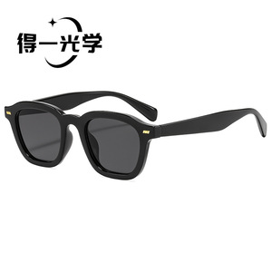 <b>Square</b> <b>Frame</b> <b>Sunglasses</b> Black PC UV400 Women's Fashion - Product Image 1
