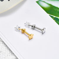 Vente en gros de Piercings Labret à enfiler en Titane G23 ASTM F136, motif fleur à dos plat, clous d'oreille tendance, bijoux de lèvre délicats