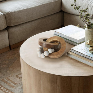 Table basse à étagères en bois style ferme avec décor maillon <span class=keywords><strong>de</strong></span> chaîne, décor <span class=keywords><strong>de</strong></span> nœuds sculptés faits à la main, accents <span class=keywords><strong>de</strong></span> décoration intérieure rustiques et minimalistes - Product Image 6
