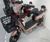 Vélo électrique à deux roues pour adultes avec cadre en acier à haute teneur en carbone et batterie au plomb-acide 48V pour utilisation sur route urbaine, autonomie de 15 à 25 km