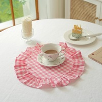 Set de table rond en coton à carreaux roses fait main pour mariage, serviettes variées, sets de table à volants