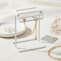 Anting-anting rantai gantung trendi berbahan stainless steel 316L dengan zircon berbentuk bunga, ulir dalam, untuk piercing tulang rawan conch dan helix.