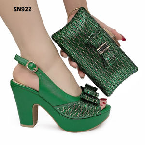 Vente en gros de chaussures italiennes de mariage, ensemble de sacs assortis, chaussures à talons épais de haute qualité, sandales à talons hauts avec pierre verte - Product Image 1