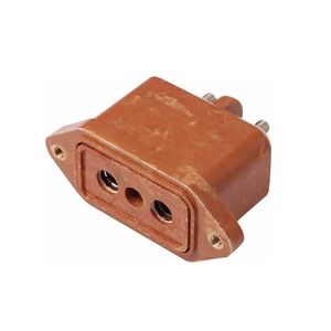 Enchufe Eléctrico T724 250V 40A, Conector de Alimentación Industrial de Cobre con Conexión a Tierra Estándar - Product Image 3