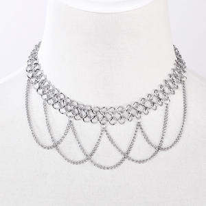 Collar de Cadena Metálica Geométrica a la Moda, Color Dorado, para Fiestas, Aleación de Zinc, Diseño en Forma de Ola y U - Product Image 2