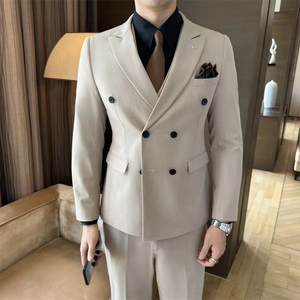 Venta al por mayor de los hombres con cuello en V Blazer Slim Fit traje de novio a medida para bodas eventos formales doble botonadura plisada frontal transpirable - Product Image 4