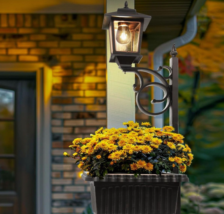Outdoor Decorative Lights for Gardens and Courtyards