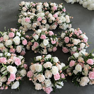 Centro de mesa floral con rosas rosadas personalizadas para decoración de bodas, eventos y fiestas. - Product Image 5