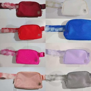 <span class=keywords><strong>Borsa</strong></span> a <span class=keywords><strong>tracolla</strong></span> sportiva impermeabile in nylon da 1L per Lulu, modello esplosivo, nuovo arrivo, <span class=keywords><strong>borsa</strong></span> a <span class=keywords><strong>tracolla</strong></span> per yoga - Product Image 4