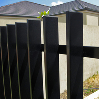 Clôture métallique verticale en aluminium pour extérieur, design australien direct, par les fabricants Trellis & Gates