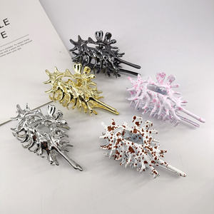 Pinzas de pelo de Metal alienígena coloridas de 11cm para <span class=keywords><strong>mujer</strong></span> y Niña Y2K, pinza para el pelo de cangrejo de concha, accesorios para el cabello - Product Image 2