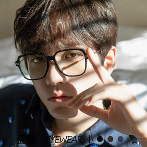 แว่นตาทรงเหลี่ยมสำหรับผู้ชายสไตล์หยางหยาง กรอบพลาสติกผสมโลหะ ป้องกันแสงสีฟ้า เลนส์เรซิ่นเต็มกรอบ - Product Image 1
