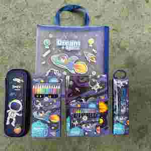 Набор школьных принадлежностей для детей 2024: пластиковая линейка, точилка для карандашей и синие гелевые ручки (наконечник 0,8 мм) - Product Image 2