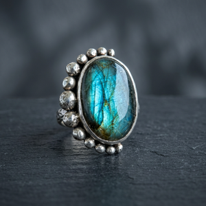 Bague en argent sterling 925 faite à la main pour enfants, best-seller, avec pierre précieuse classique Labradorite certifiée IGI, idéale pour les mariages et les fêtes - Product Image 1