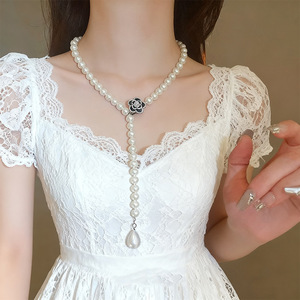 Camellia Pearl Necklace For Women Imitation Pearl Flower Pendant Sweater Chain Fashion Jewelry Accessory Autumn Winter Style - Product Image 2