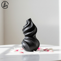 Vase à fleurs en céramique moderne abstrait ARM LVG, ornement en porcelaine, texture spirale ondulée, forme de gourde, noir et blanc mat