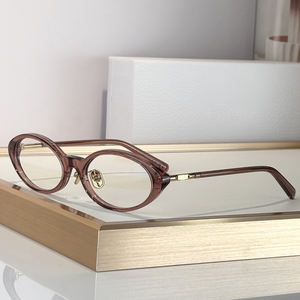 Gafas de Diseño de Alta Calidad para Mujer con Almohadillas Nasales Ajustables, Lentes con Protección Contra la Luz Azul, Estilo Universitario - Product Image 3