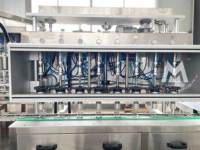 Machine de remplissage automatique de sachets à bec verseur pour sauces épicées, aliments pour bébés, pâtes et liquides