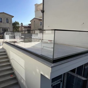 Système de balustrade en verre sans cadre moderne pour escaliers extérieurs, balcons, villas, centres commerciaux - Conception en aluminium en forme de U, résistant à <span class=keywords><strong>la</strong></span> rouille - Product Image 3