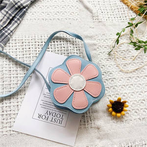 Borsa a tracolla con stampa a fiori a forma rotonda borsa a tracolla piccola borsa in pelle sintetica per bambini e bambine - Product Image 6