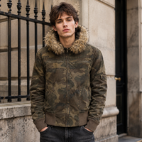 Blouson Bomber Camouflage Y2K Personnalisé avec Col en Fourrure, Veste Zippée Camouflage, Blouson à Capuche Camouflage pour Hommes – Vente en Gros