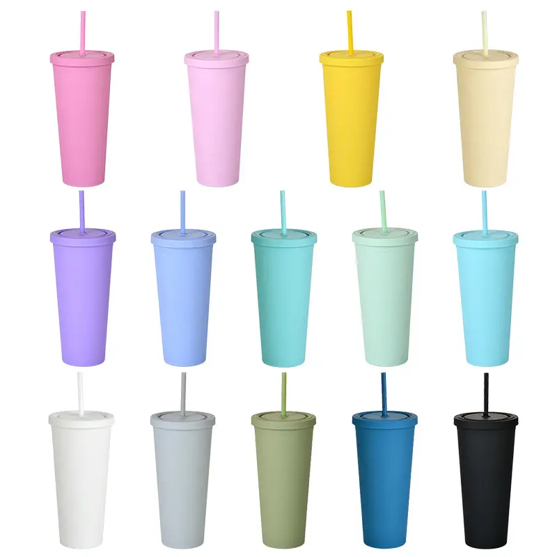 Gobelet réutilisable personnalisé de 16oz 24oz en plastique noir mat à double paroi coloré pour boissons froides en vrac avec couvercle et paille