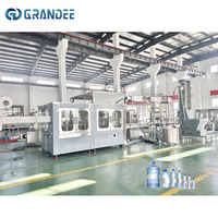 Ligne de production complète de machines de remplissage à chaud automatiques pour petites bouteilles PET de jus de fruits - Prix