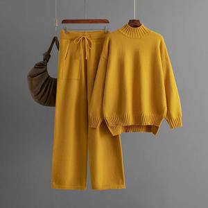 Новый зимний женский вязаный комплект из 2 предметов: теплый, стильный свитер с полувысоким воротником и длинными рукавами, свободного кроя - Product Image 1