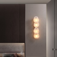 Applique murale verticale de luxe en albâtre à 3 lumières, lampe murale en marbre naturel pour la décoration intérieure de villas et d'hôtels